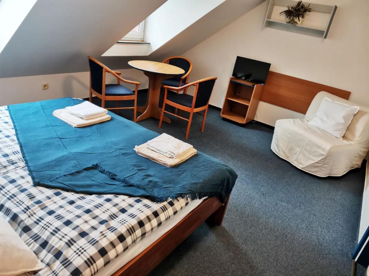 Penzion Pastviny Exteriör bild