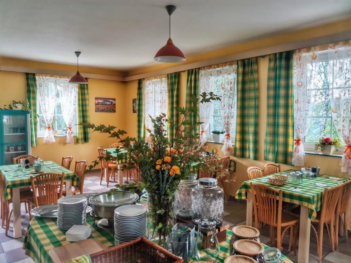 Penzion Pastviny Exteriör bild