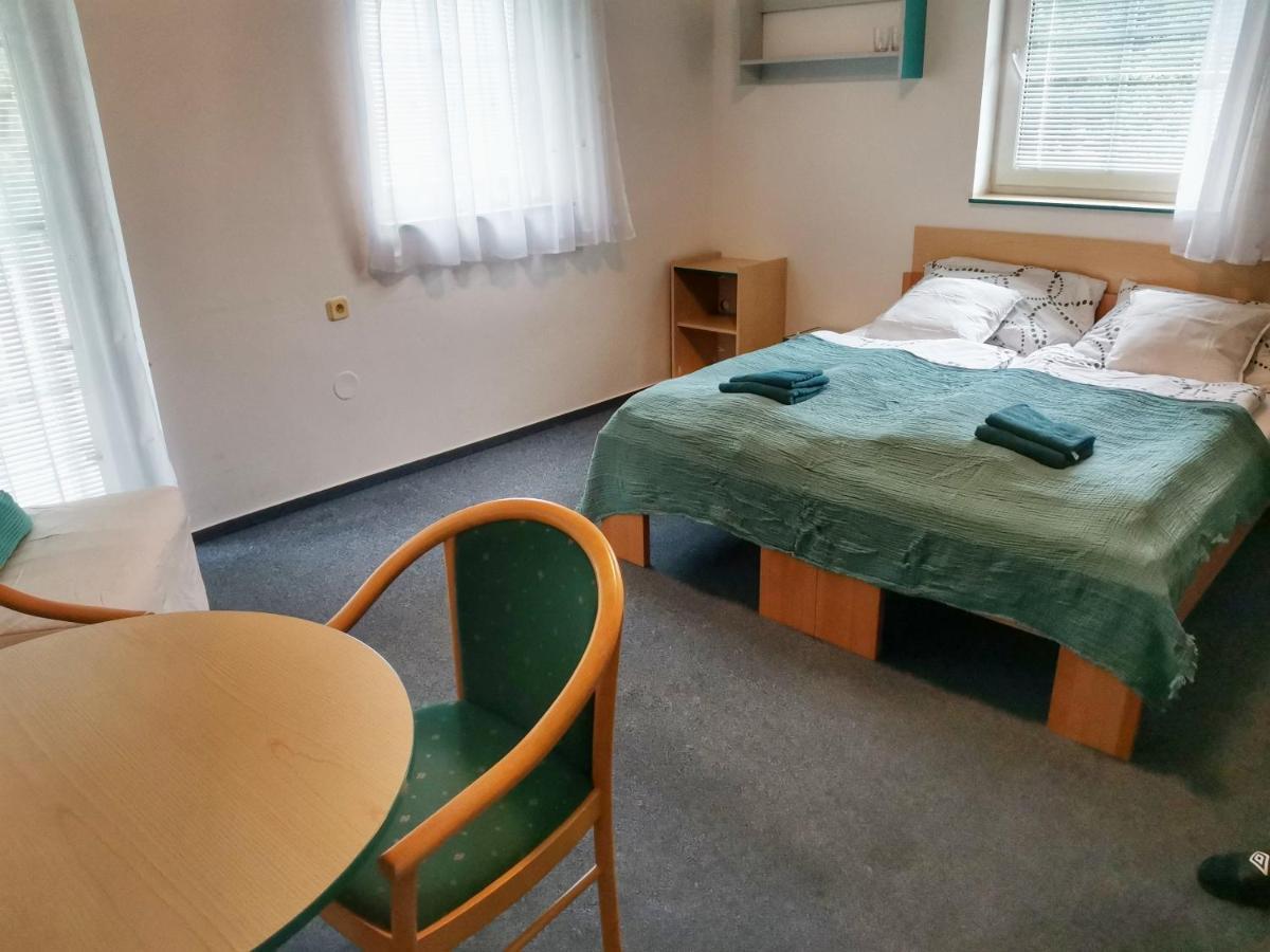 Penzion Pastviny Exteriör bild